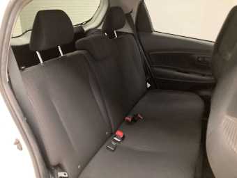 TOYOTA VITZ 2019 Image 8