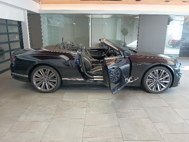 BENTLEY CONTINENTAL 2022 Image 21