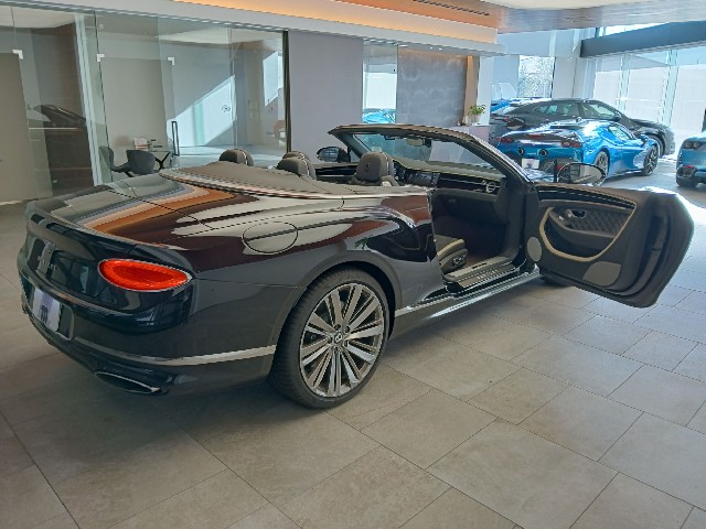 BENTLEY CONTINENTAL 2022 Image 22