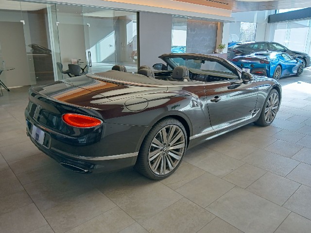 BENTLEY CONTINENTAL 2022 Image 23