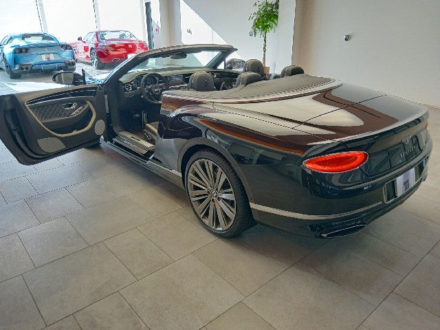 BENTLEY CONTINENTAL 2022 Image 25