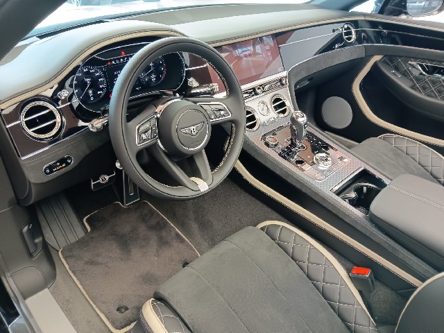 BENTLEY CONTINENTAL 2022 Image 30