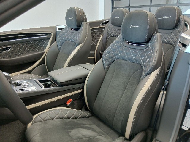 BENTLEY CONTINENTAL 2022 Image 32