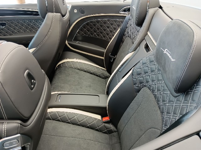 BENTLEY CONTINENTAL 2022 Image 38
