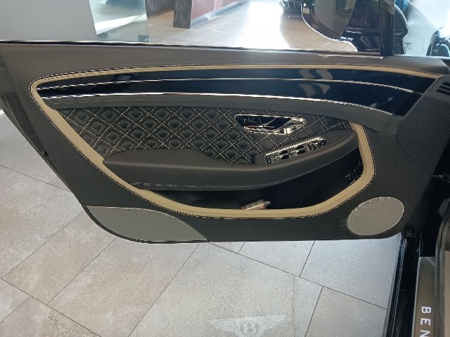 BENTLEY CONTINENTAL 2022 Image 39