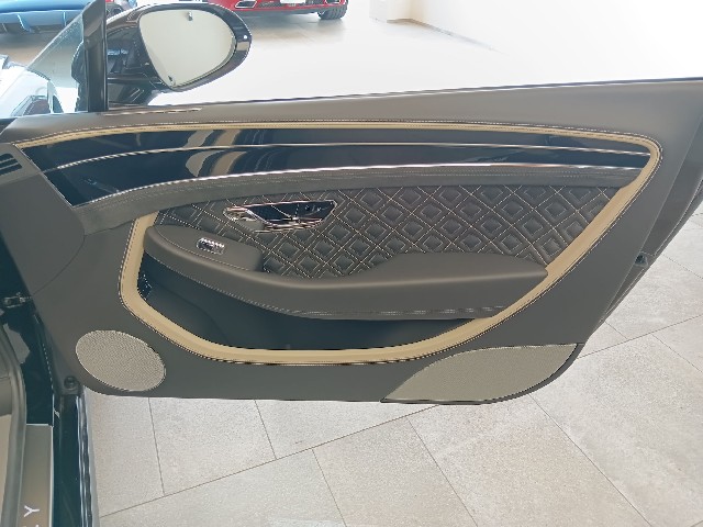 BENTLEY CONTINENTAL 2022 Image 40