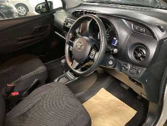 TOYOTA VITZ 2019 Image 5