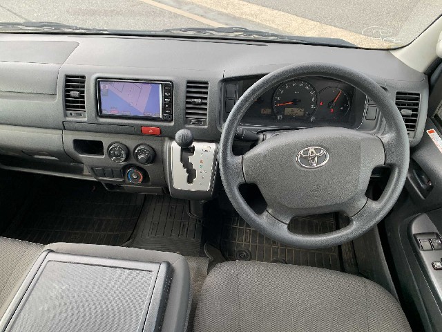 TOYOTA HIACE 2017 Image 19