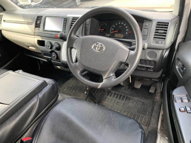 TOYOTA HIACE 2017 Image 19
