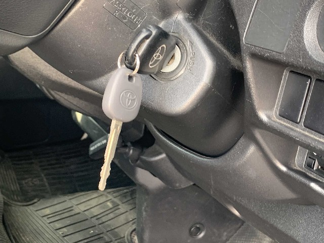 TOYOTA HIACE 2017 Image 20