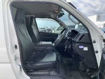 TOYOTA HIACE 2017 Image 7