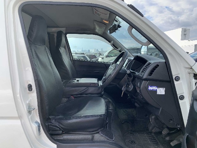 TOYOTA HIACE 2017 Image 21