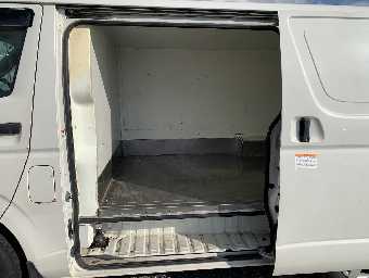 TOYOTA HIACE 2017 Image 9