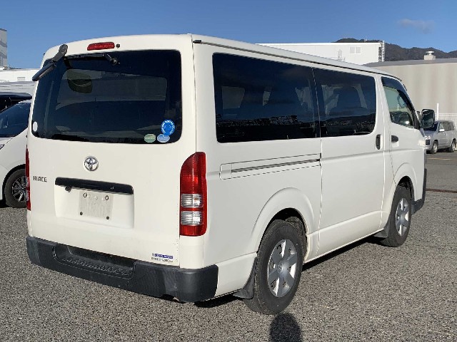 TOYOTA HIACE 2017 Image 23