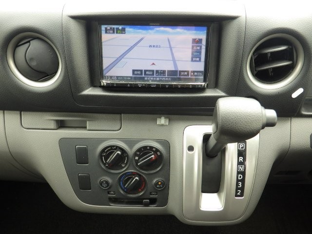 NISSAN NV350 CARAVAN 2019 Image 30