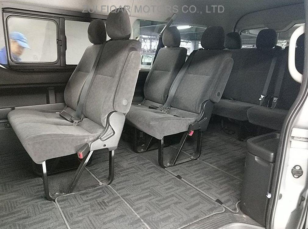 TOYOTA HIACE WAGON 2015 Image 6