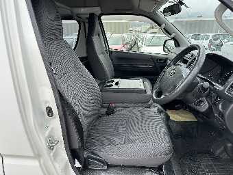 TOYOTA HIACE 2016 Image 16