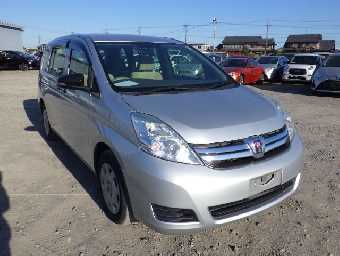 TOYOTA ISIS 2017 Image 2