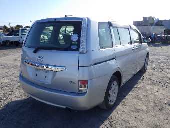 TOYOTA ISIS 2017 Image 3