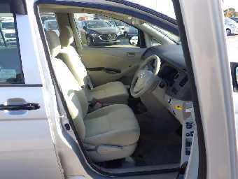 TOYOTA ISIS 2017 Image 11