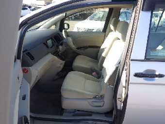 TOYOTA ISIS 2017 Image 12