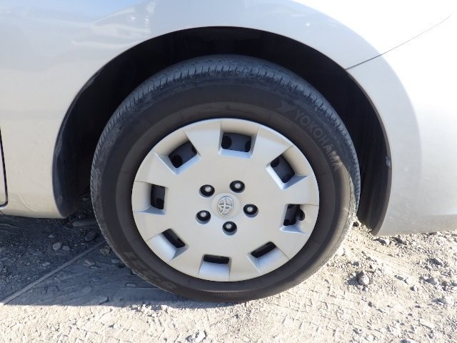 TOYOTA ISIS 2017 Image 33