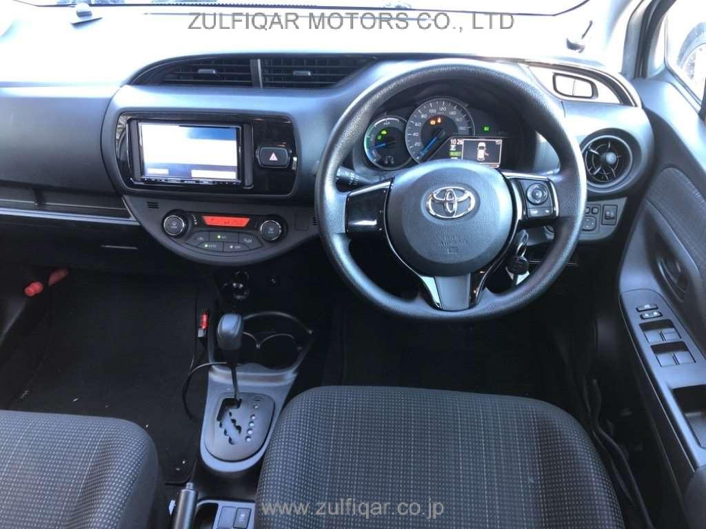 TOYOTA VITZ 2019 Image 6