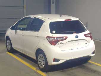 TOYOTA VITZ 2019 Image 4