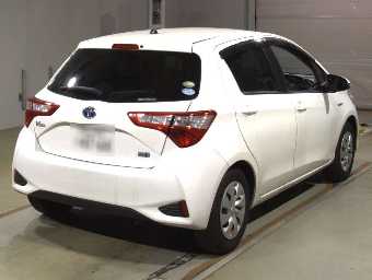 TOYOTA VITZ 2019 Image 2