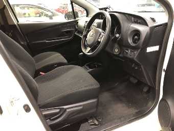 TOYOTA VITZ 2019 Image 5