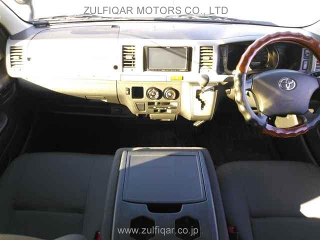 TOYOTA HIACE 2012 Image 8