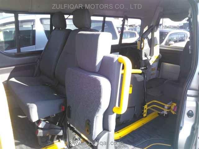 TOYOTA HIACE 2012 Image 9