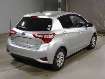 TOYOTA VITZ 2019 Image 2