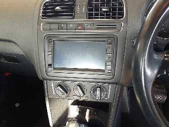 VOLKSWAGEN POLO 2016 Image 9