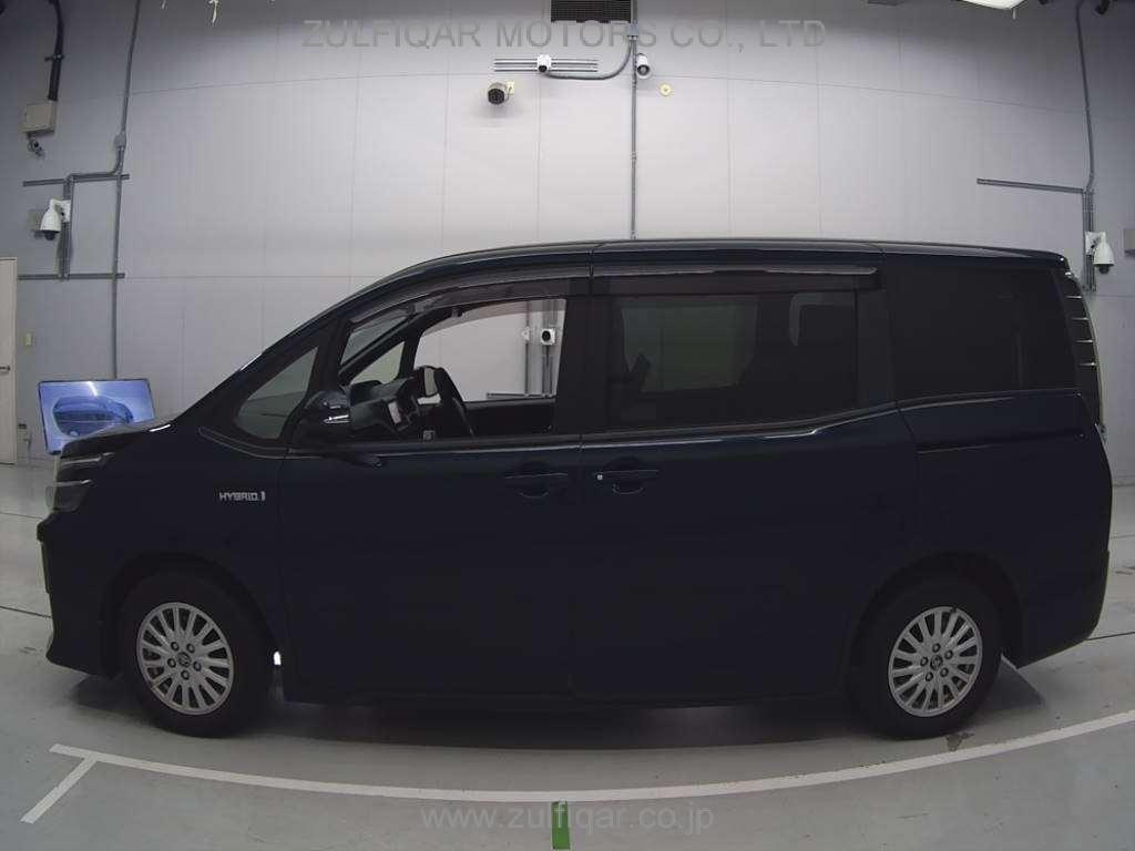 TOYOTA VOXY 2014 Image 4