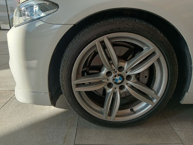 BMW 5 SERIES 2013 Image 19