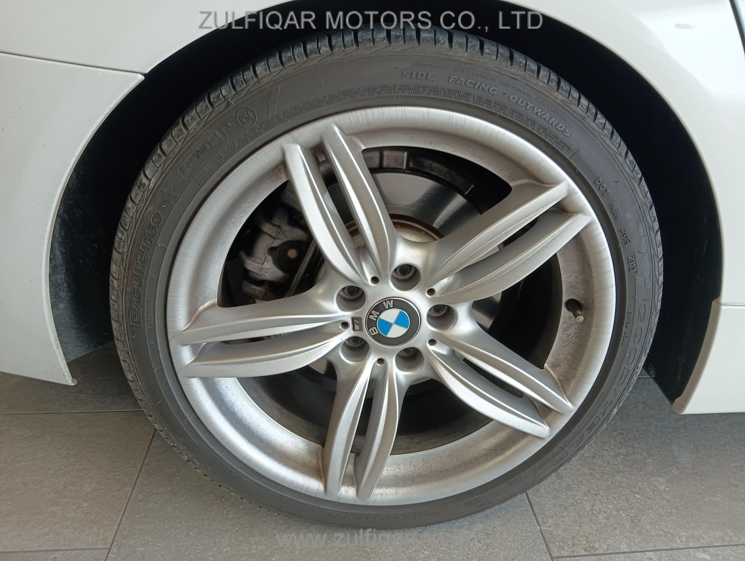 BMW 5 SERIES 2013 Image 21