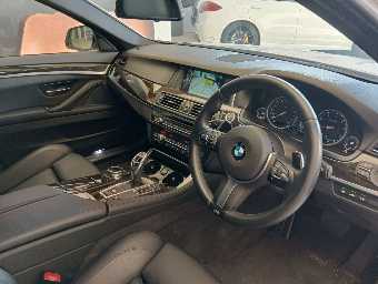 BMW 5 SERIES 2013 Image 17