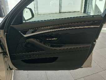 BMW 5 SERIES 2013 Image 20