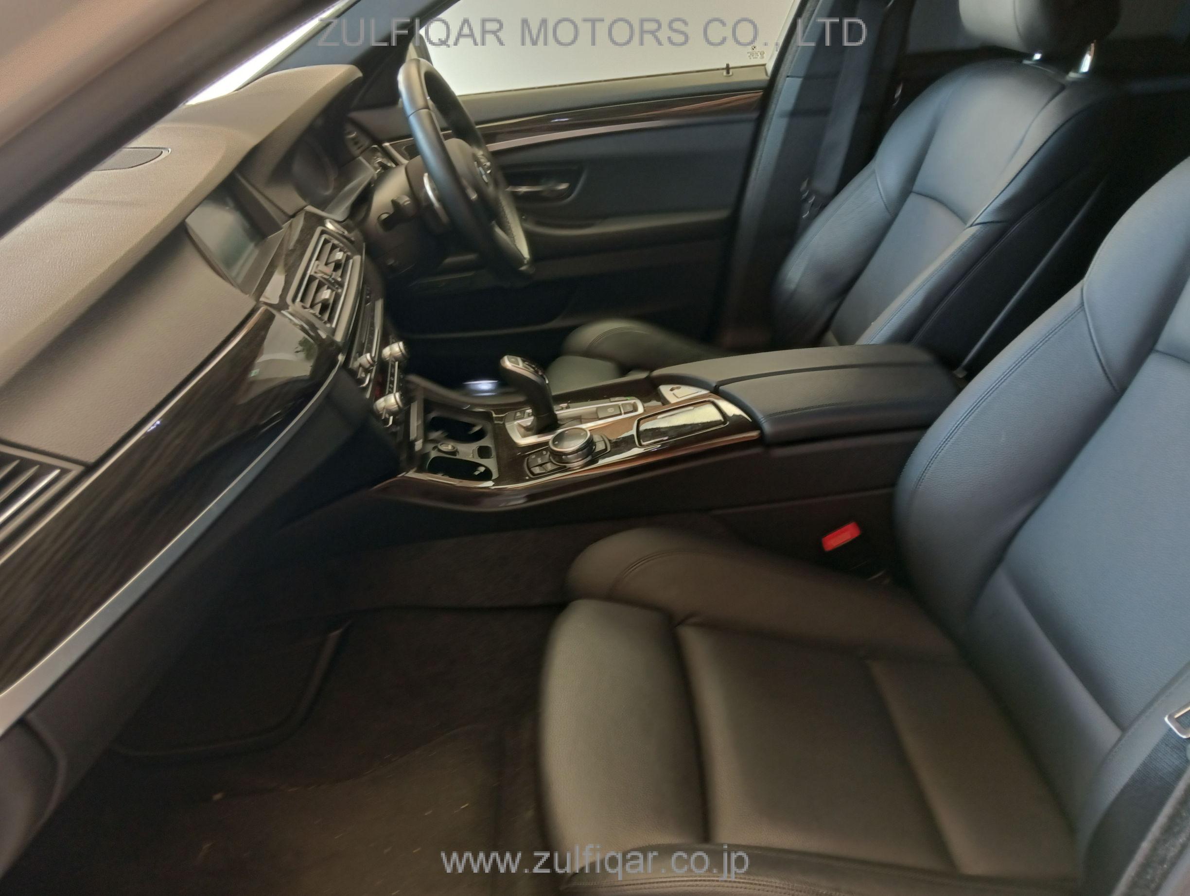 BMW 5 SERIES 2013 Image 32