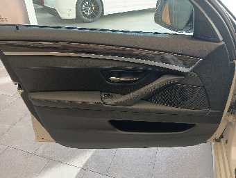 BMW 5 SERIES 2013 Image 28