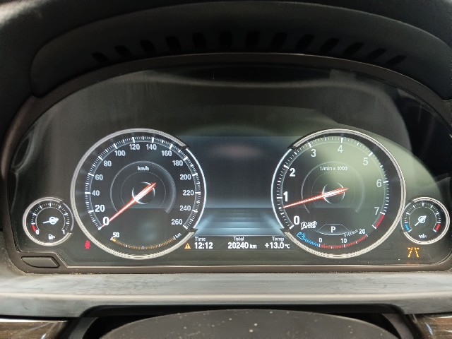 BMW 5 SERIES 2013 Image 38