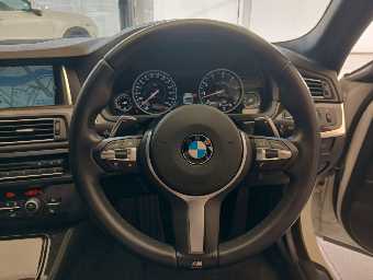 BMW 5 SERIES 2013 Image 40