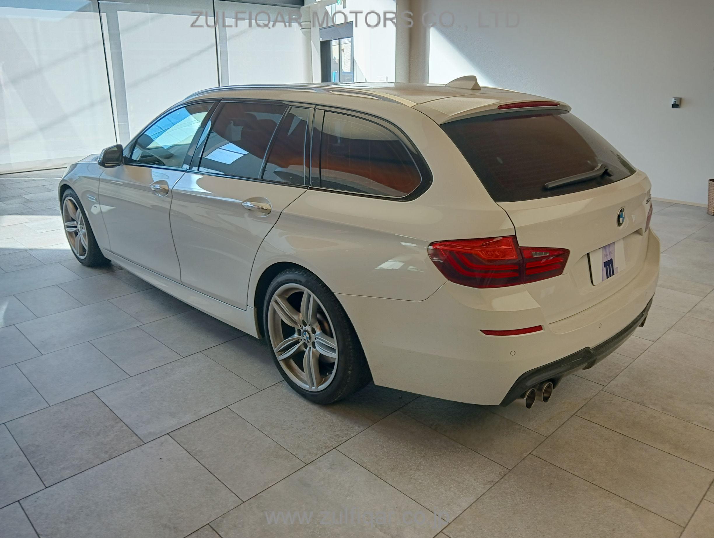 BMW 5 SERIES 2013 Image 9