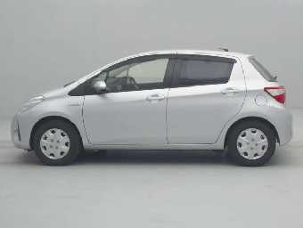 TOYOTA VITZ 2019 Image 5