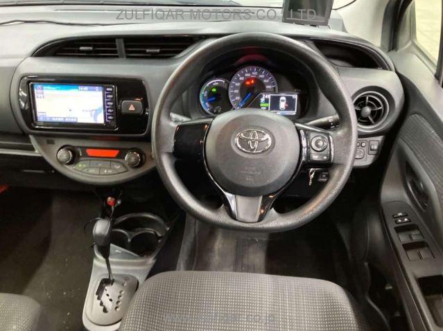 TOYOTA VITZ 2019 Image 8