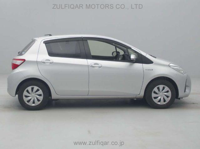 TOYOTA VITZ 2019 Image 6