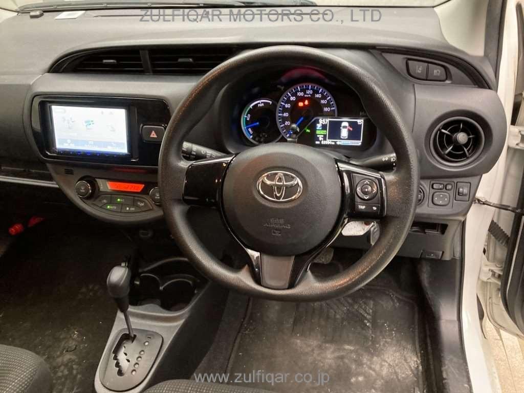 TOYOTA VITZ 2019 Image 6