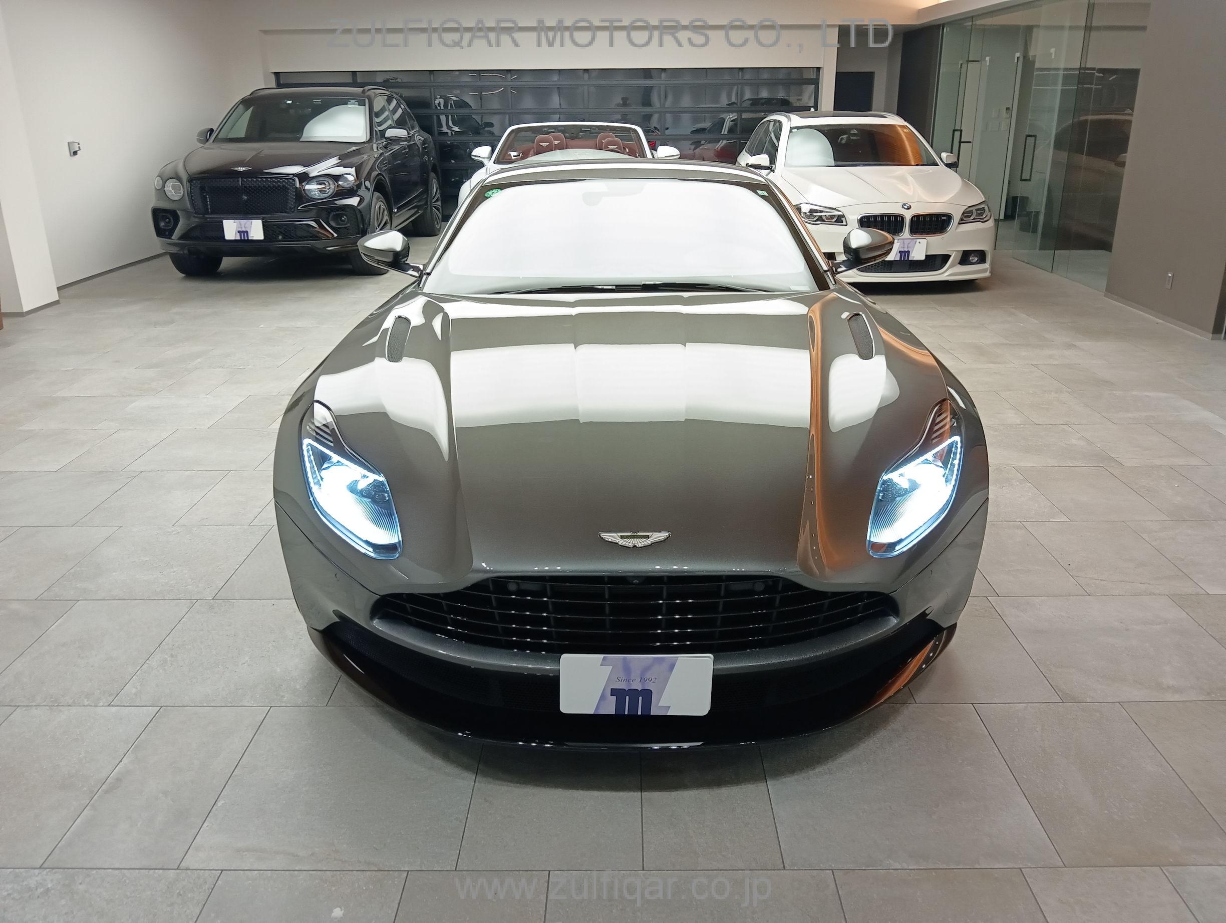 ASTON MARTIN DB11 2018 Image 2