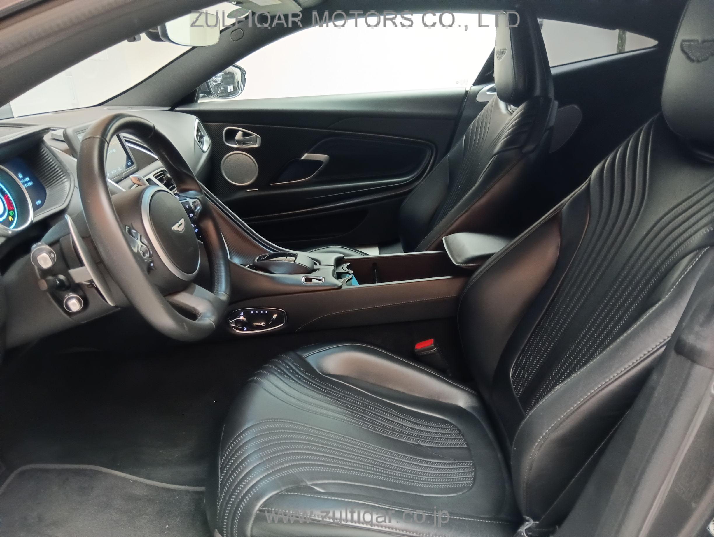 ASTON MARTIN DB11 2018 Image 25